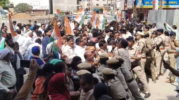 अफीम की खेती को लेकर सियासत तेज, बिलासपुर में कांग्रेस ने घेरा भाजपा दफ्तर