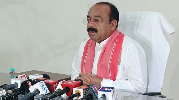 "नक्सलवाद पर सियासत तेज: अरुण साव बोले&ndash; कांग्रेस सरकार ने जवानों के हाथ बांधे"