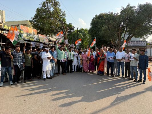 उपमुख्यमंत्री अरुण साव के दौरे के बीच कांग्रेस का हल्लाबोल: रसोई गैस के बढ़ते दाम पर फूटा गुस्सा, केंद्र और राज्य सरकार के खिलाफ जमकर की नारेबाजी