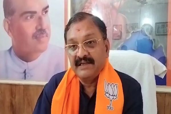 राहुल गांधी की टिप्पणी पर भड़के सांसद संतोष पांडेय, कहा- प्रधानमंत्री का अपमान बर्दाश्त नहीं