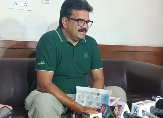 &lsquo;हाईजैक सरकार&rsquo; बयान पर अटल श्रीवास्तव का समर्थन, भाजपा सरकार को बताया कठपुतली