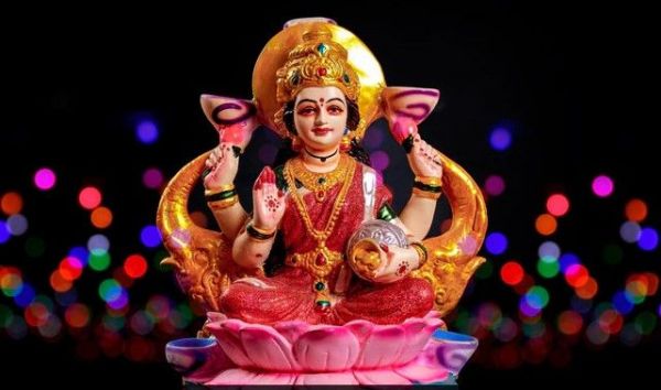 भाद्रपद में शुरू होगा महालक्ष्मी व्रत, जानें व्रत से जुड़े महत्व और धन लाभ के उपाय