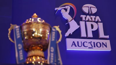 इस खतरनाक खिलाड़ी पर नजर गड़ाए बैठी हैं CSK समेत 4 टीमें