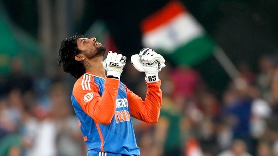 IND vs ENG 2nd T20I: भारत ने रोमांचक मुकाबले में इंग्लैंड को 2 विकेट से हराया, तिलक वर्मा ने जड़ी शानदार फिफ्टी, सीरीज में हासिल की 2-0 की बढ़त