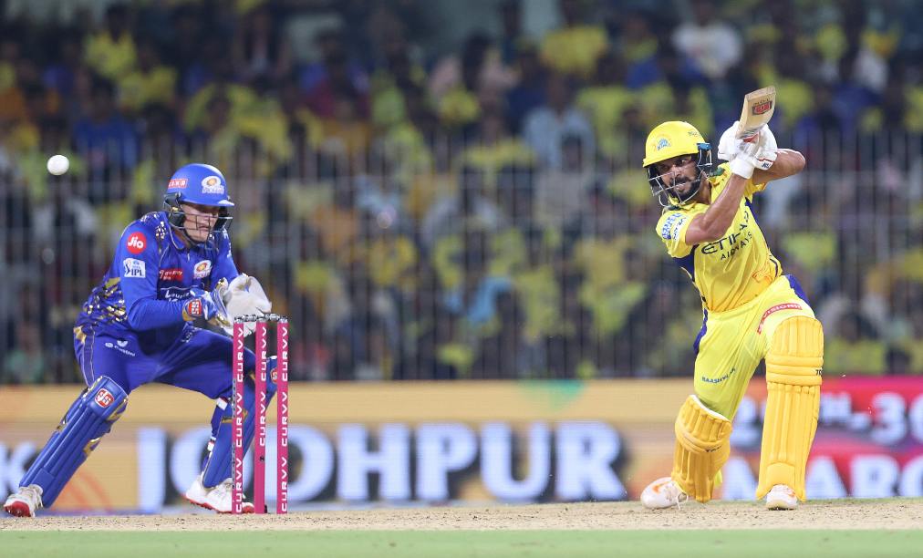 चेन्नई ने जीत के साथ किया सीजन का आगाज, एल-क्लासिको में मुंबई को 4 विकेट से हराया