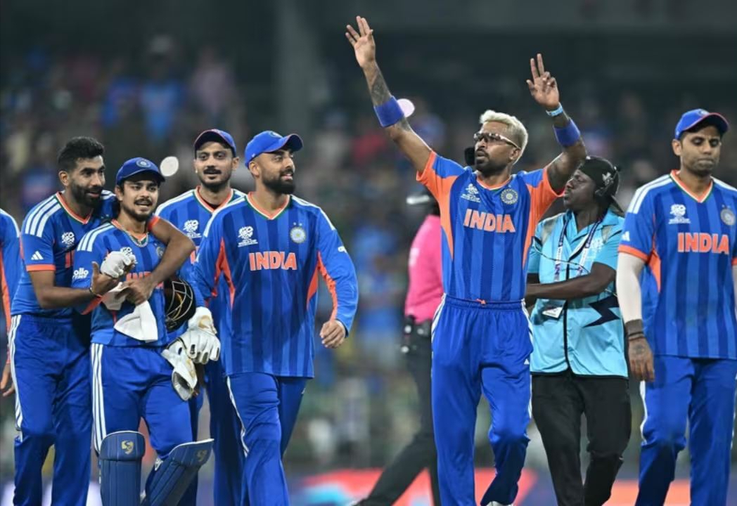 दूसरे सेमीफाइनल में इंग्लैंड को रोमांचक मुकाबले में हराकर टीम इंडिया ने फाइनल में बनाई जगह, रविवार को न्यूज़ीलैंड से होगी ख़िताबी भिड़ंत