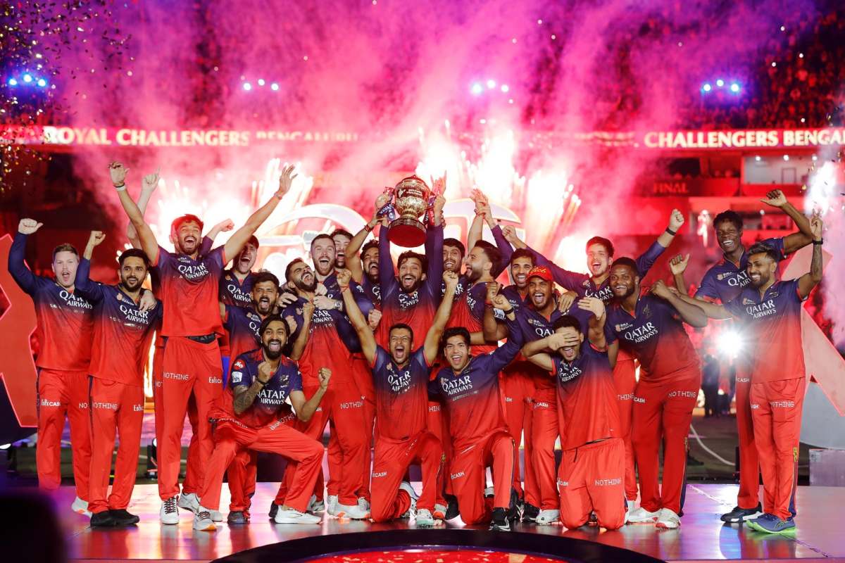 लगातार दूसरी बार IPL चैंपियन बनी RCB, गुजरात को हराकर रचा इतिहास