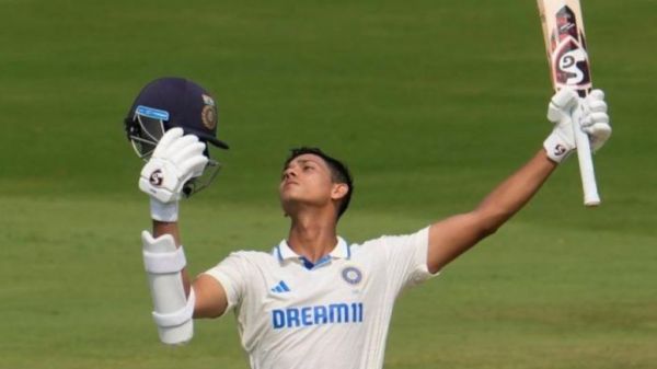 यशस्वी के दोहरे शतक की बदौलत भारत ने पहली पारी में बनाए 396 रन&hellip;