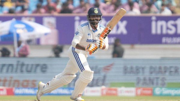 बेन डकेट शतक बनाकर नॉटआउट, टीम 238 रन से पीछे, जानिए मैच का हाल