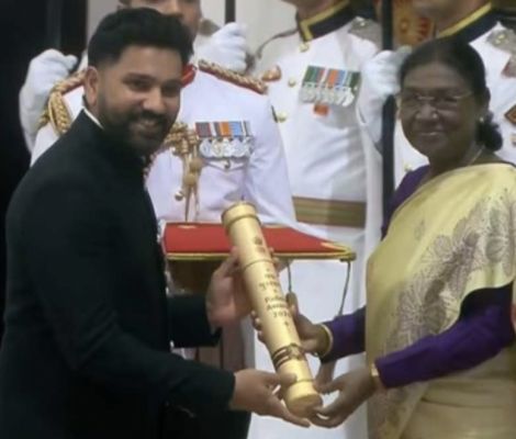 विश्व क्रिकेट में भारत का नाम रोशन करने वाले रोहित शर्मा को मिला पद्मश्री सम्मान, राष्ट्रपति द्रौपदी मुर्मू ने किया सम्मानित