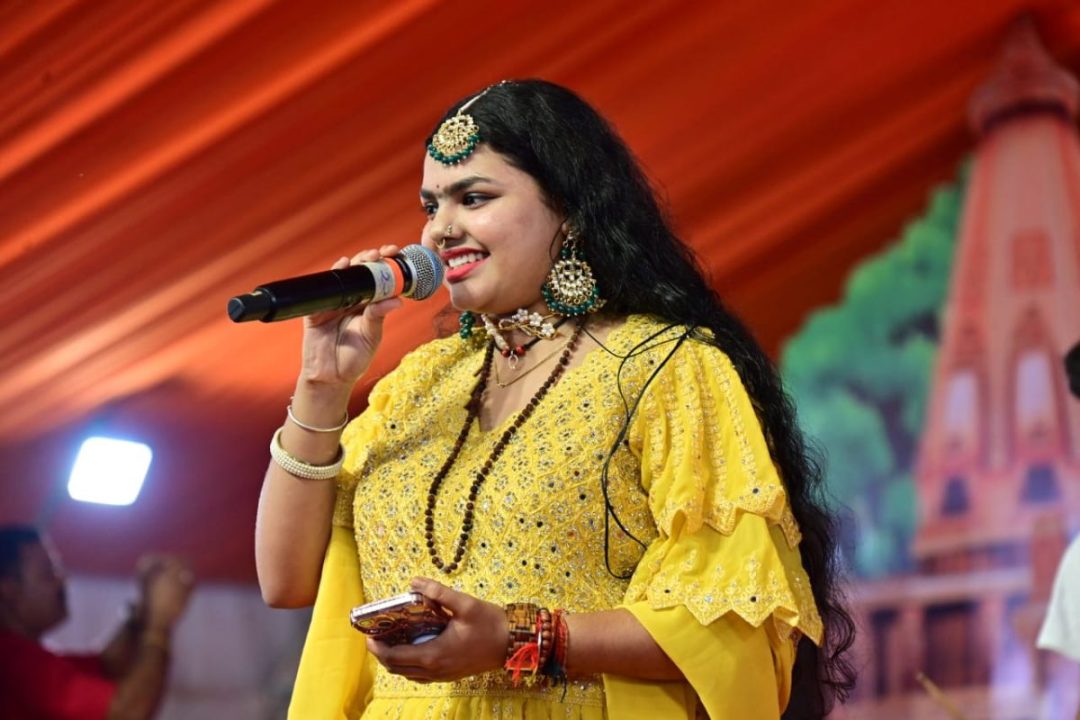 हर हर शंभू भजन गायिका अभिलिप्सा पांडा ने छत्तीसगढ़ में दी प्रस्तुति