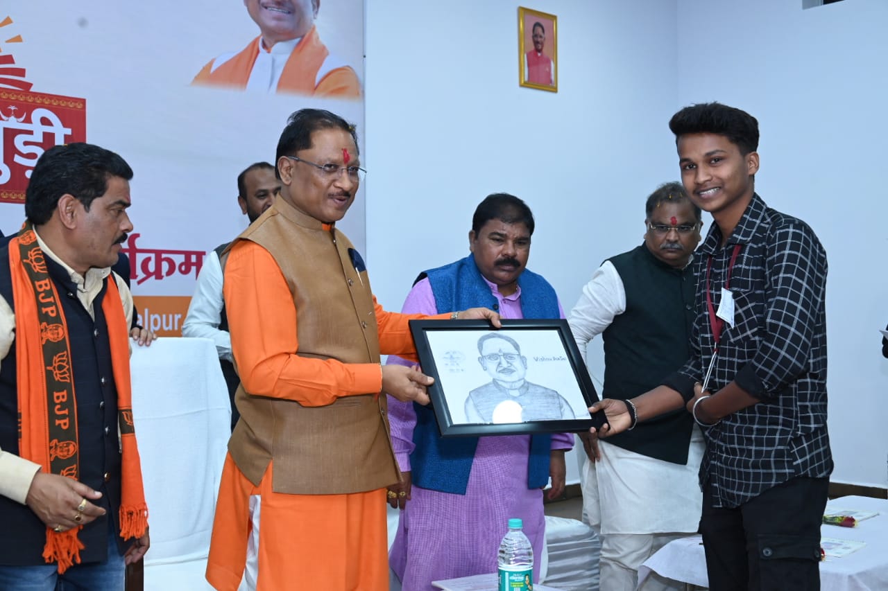 विद्यार्थियों से चर्चा कार्यक्रम में मुख्यमंत्री ने युवाओं को किया प्रेरित, आगे बढ़ने और राष्ट्र निर्माण के लिए किया प्रेरित