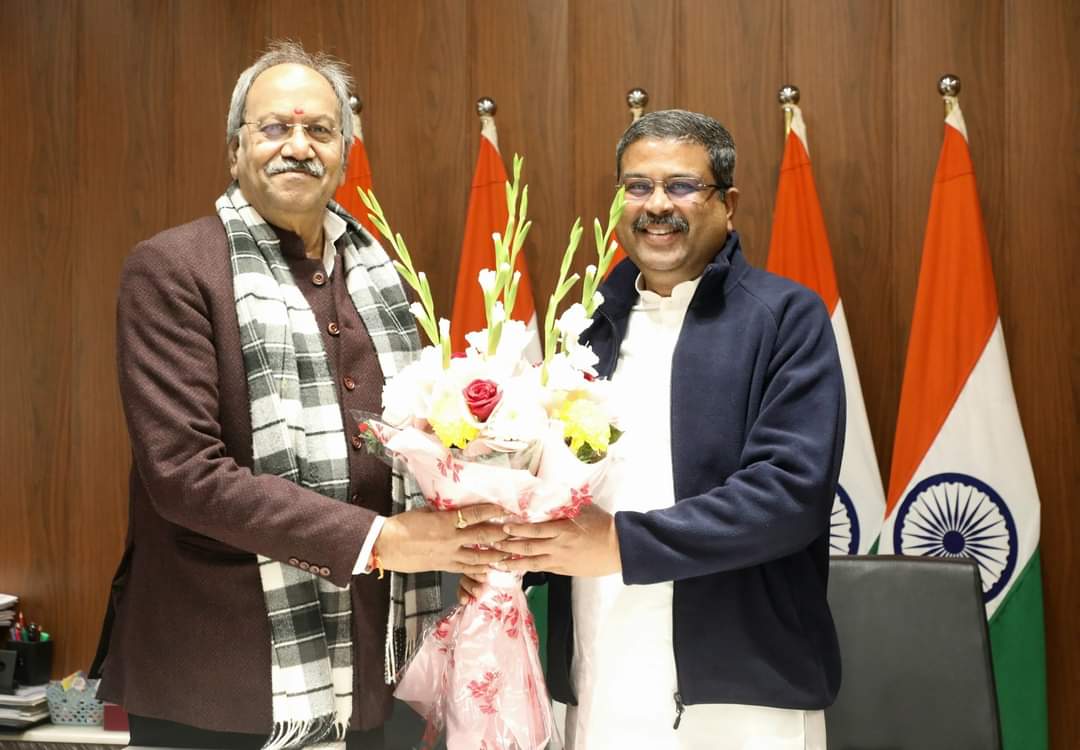 छत्तीसगढ़ के शिक्षा मंत्री ने केंद्रीय शिक्षा मंत्री से सभी जिलों में नवोदय व केंद्रीय विद्यालय शुरू करने की मांग की