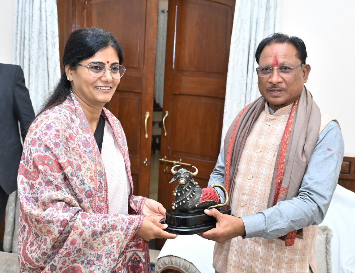 मुख्यमंत्री साय से केंद्रीय राज्यमंत्री अनुप्रिया पटेल ने की सौजन्य मुलाकात