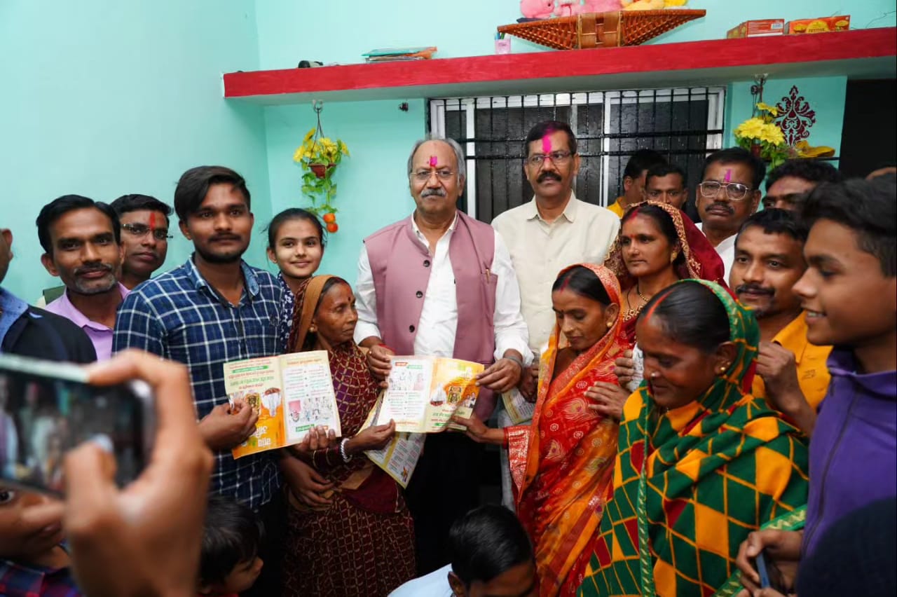 ग्रामीणों के जीवन स्तर को ऊपर उठाना भाजपा सरकार का संकल्प है: बृजमोहन अग्रवाल