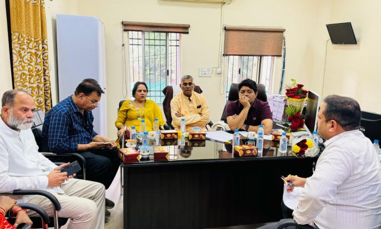 वार्डों में सफाई, पेयजल व्यवस्था दुरुस्त करने राजस्व वसूली को सर्वोच्च प्राथमिकता