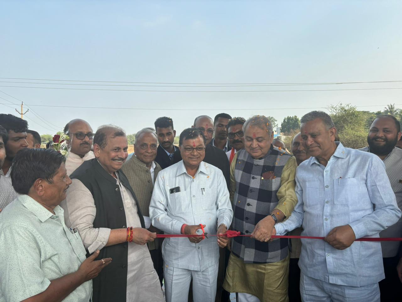 वाणिज्य और उद्योग एवं श्रम विभाग मंत्री  ने नगपुरा स्थित गौशाला का किया उद्घाटन