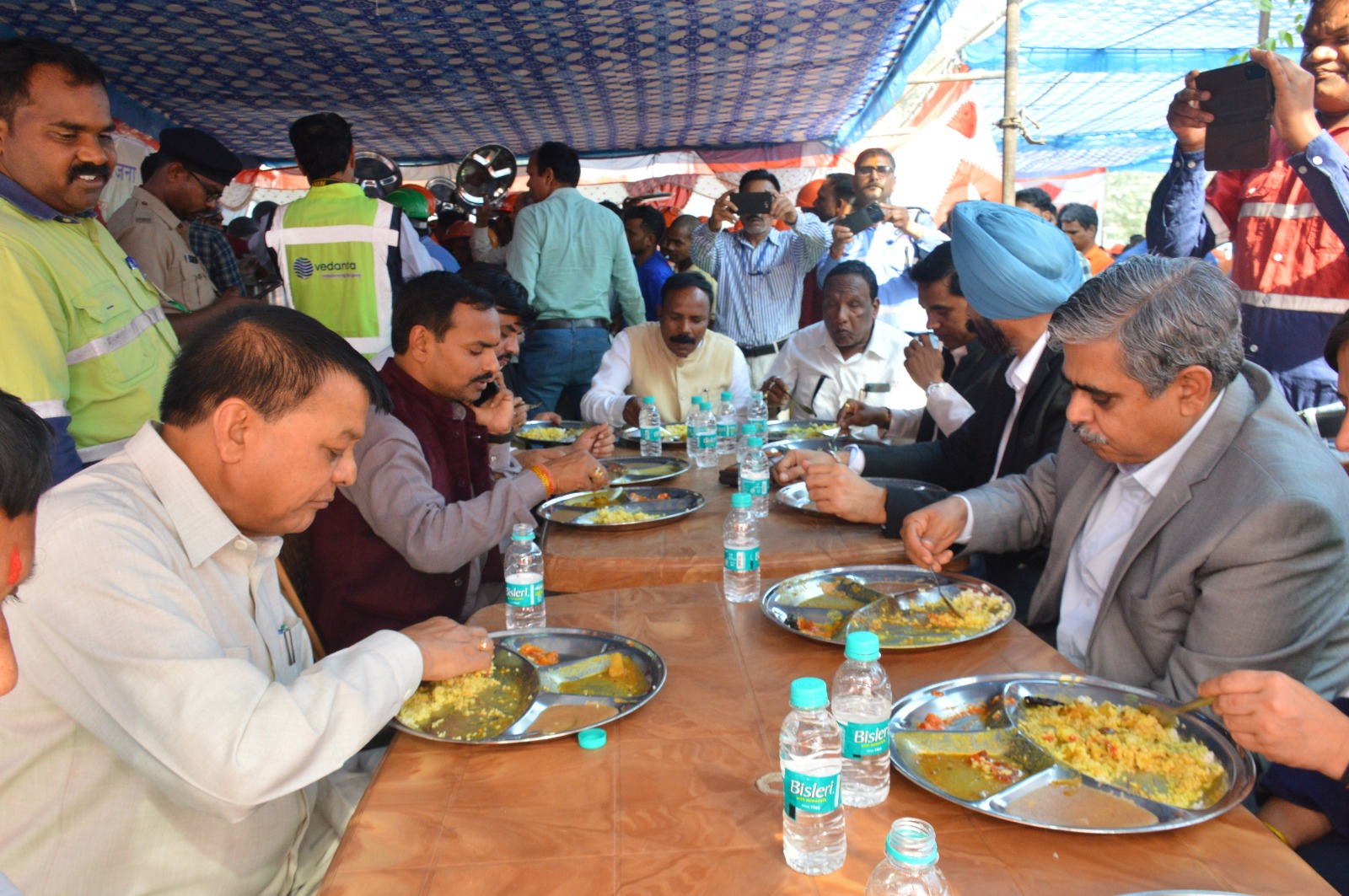 श्रम मंत्री लखनलाल देवांगन ने बाल्को में किया शहीद वीर नारायण सिंह श्रम अन्न योजना का शुभारंभ