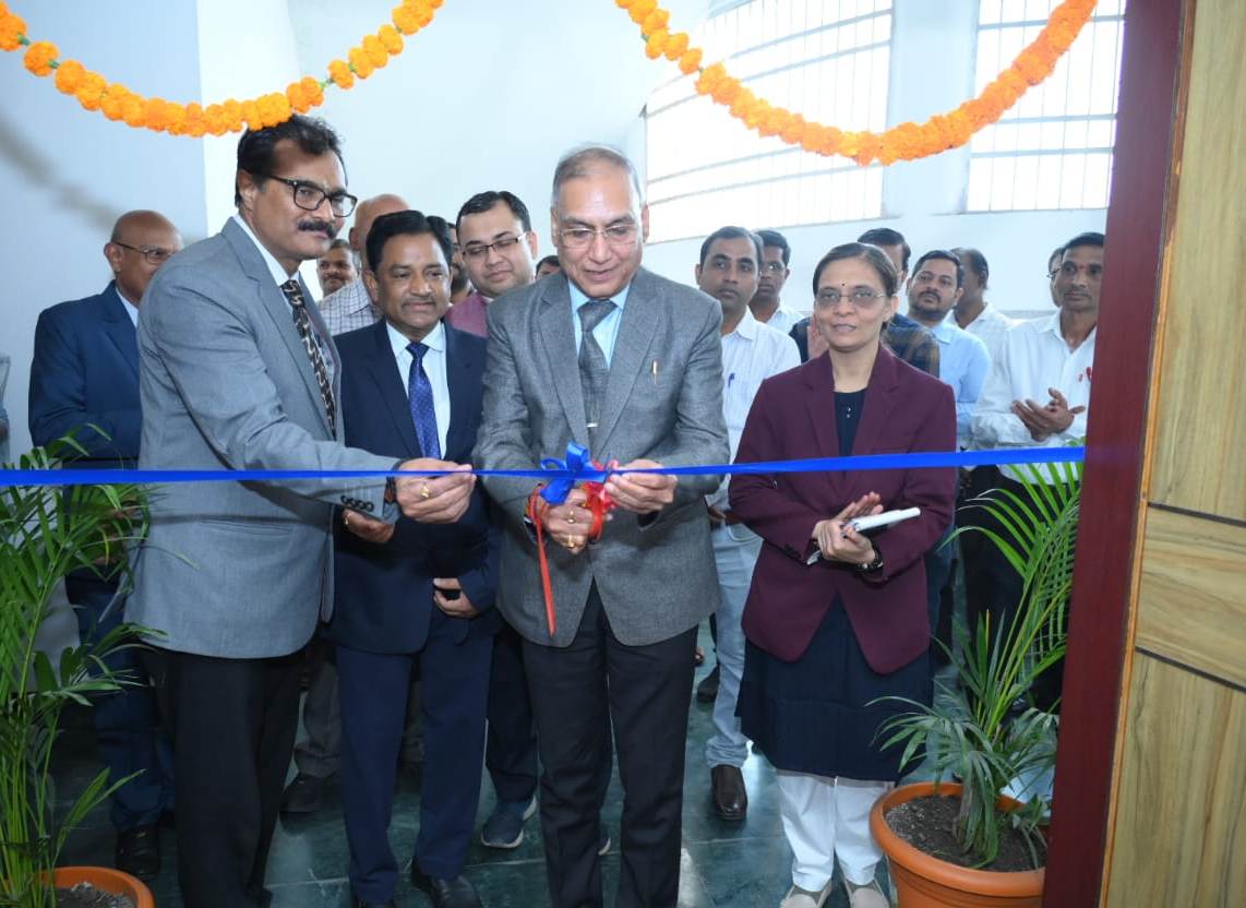राज्य उपभोक्ता आयोग में आधुनिक संशाधनों से युक्त सम्मेलन कक्ष का हुआ शुभारंभ