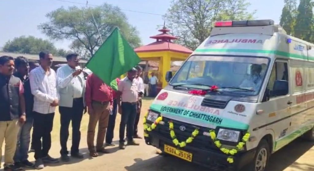 मुख्यमंत्री विष्णुदेव साय ने जनता को दी बड़ी सौगात, कांसाबेल और कुनकुरी में अतिरिक्त एंबुलेंस सेवा की हुई शुरुआत, BJP जिलाध्यक्ष ने हरी झंडी दिखाकर किया रवाना