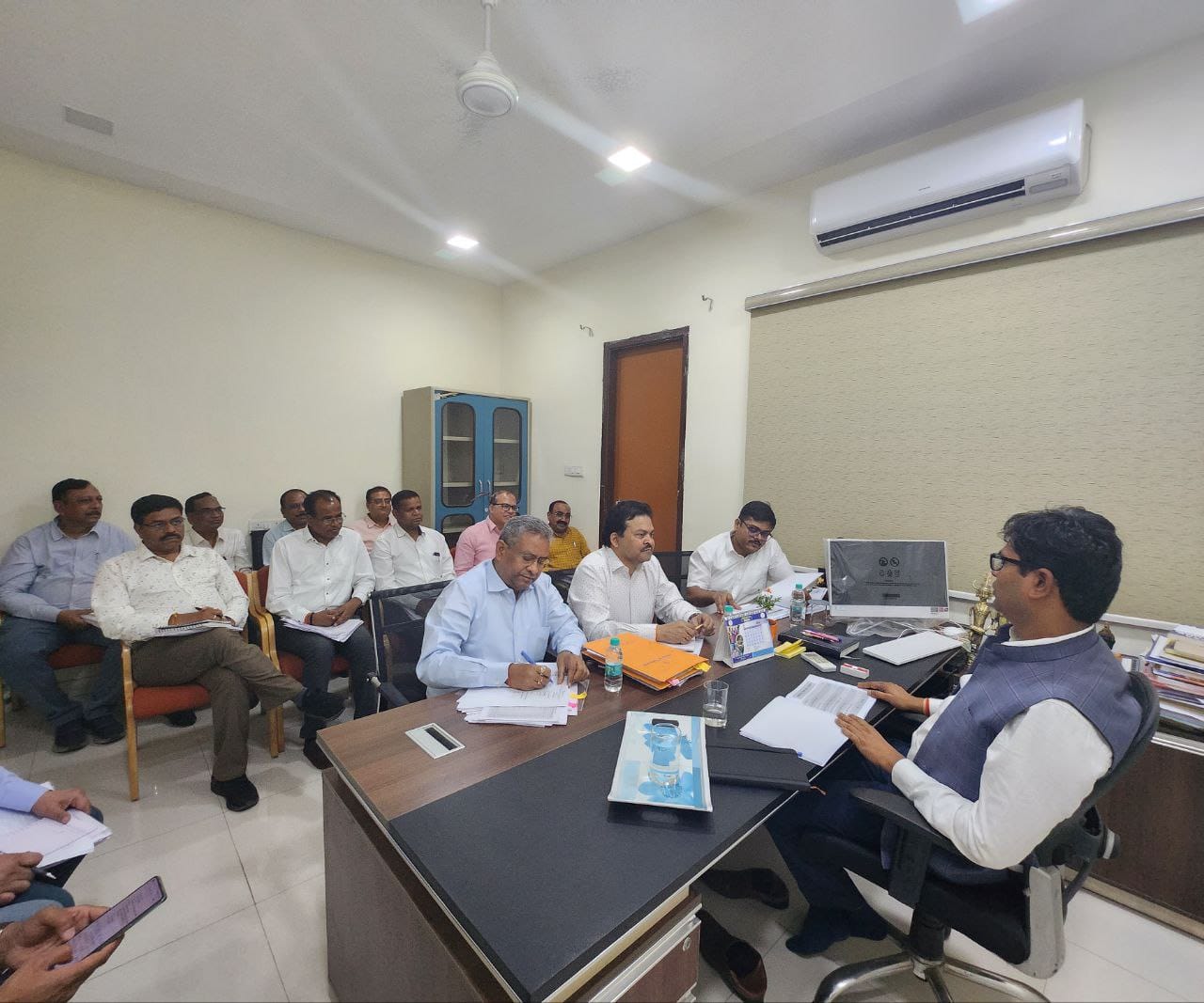 आवास एवं पर्यावरण मंत्री ओपी चौधरी ने की छत्तीसगढ़ गृह निर्माण मंडल के कार्यों की समीक्षा