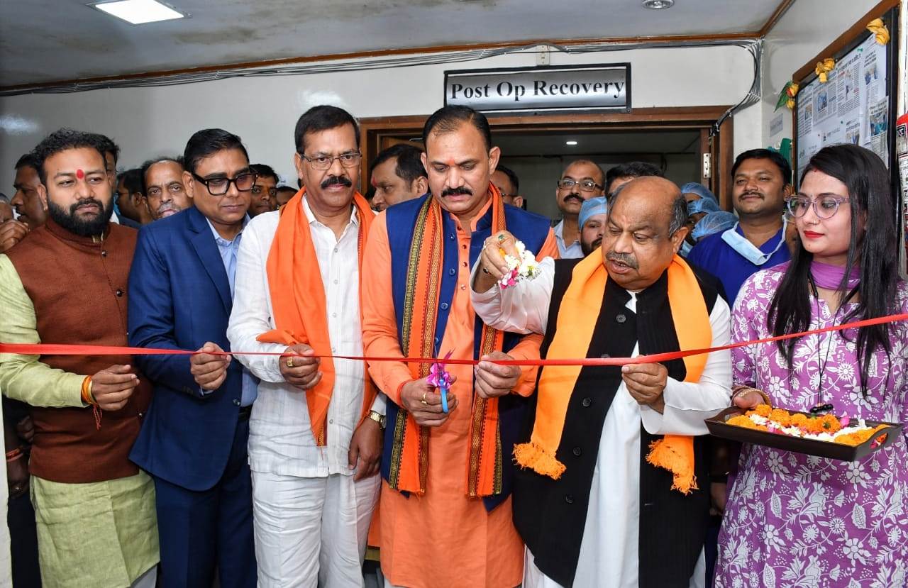 मेकाहारा में एसीआई के हार्ट, चेस्ट एवं वैस्कुलर सर्जरी विभाग में स्थापित हुई छह नई मशीन, स्वास्थ्य मंत्री श्याम बिहारी जायसवाल ने किया उद्घाटन