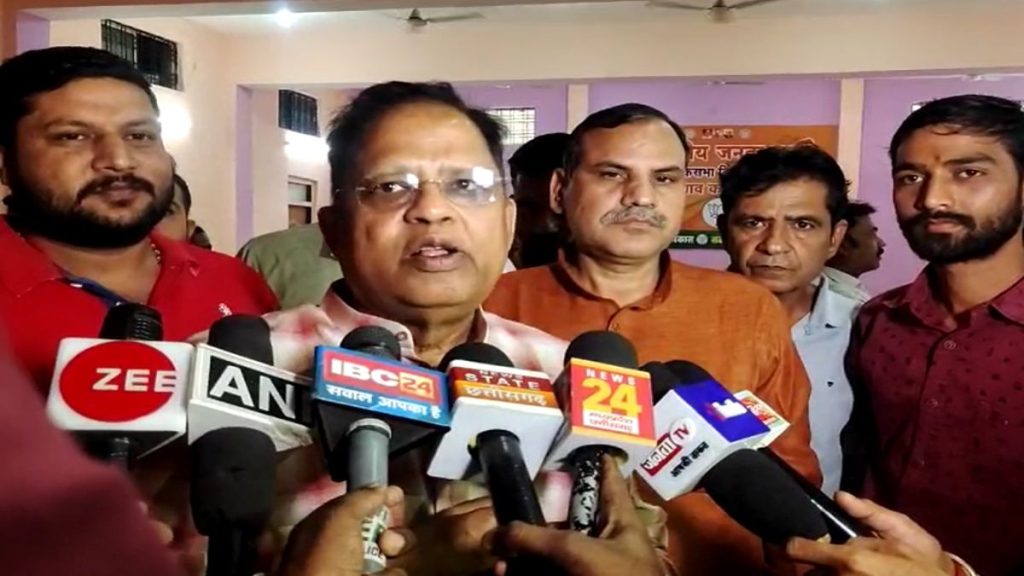 &lsquo;कांग्रेस को नहीं मिल रहा प्रत्याशी&rsquo; ! पूर्व मंत्री अमर ने कहा- प्रमुख नेता चुनाव लड़ने को तैयार नहीं, भिलाई से कैंडिडेट लाना स्थानीय नेताओं का दुर्भाग्य