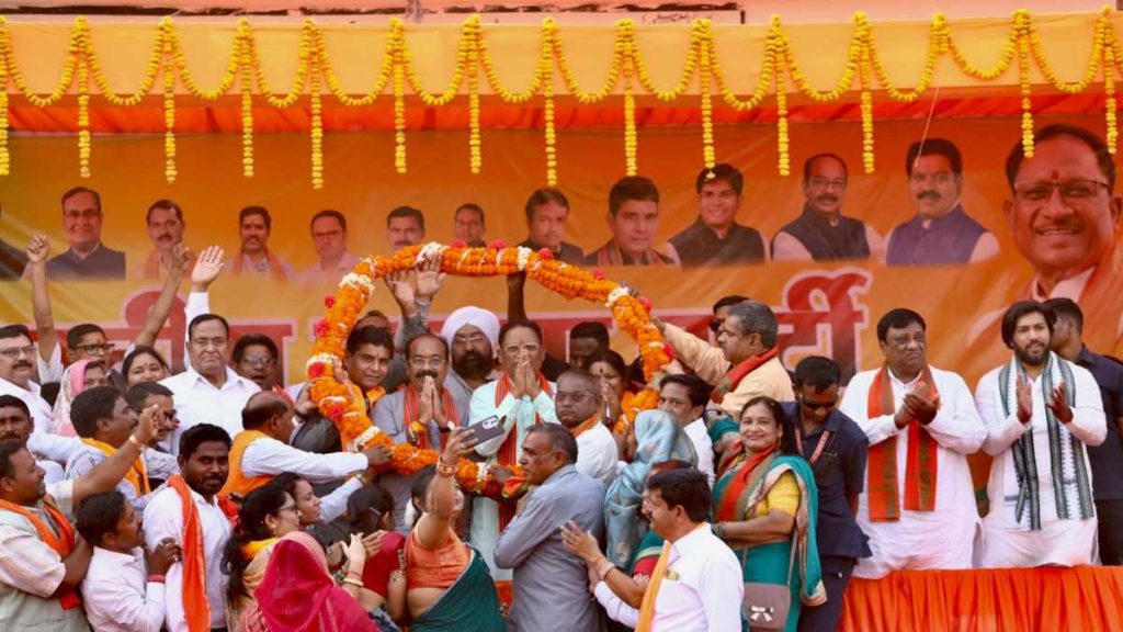 &lsquo;पूर्व सीएम भूपेश बघेल ने भ्रष्टाचार के लिए महादेव को भी नहीं छोड़ा, 11 की 11 सीटें PM मोदी को जिताकर दें&rsquo;, CM साय का करारा हमला