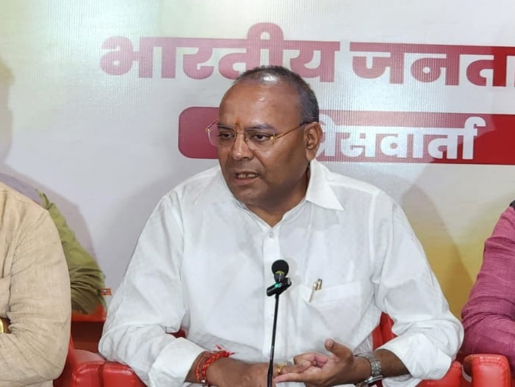 राहुल गांधी के छत्तीसगढ़ दौरे पर अजय चंद्राकर ने साधा निशाना, कहा- मुकाबले से बाहर हो चुकी है कांग्रेस&hellip;