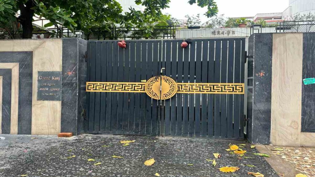 ACB/EOW का 21 स्थानों पर छापा, 19 लाख नगद समेत कई इलेक्ट्रॉनिक डिवाइस जब्त