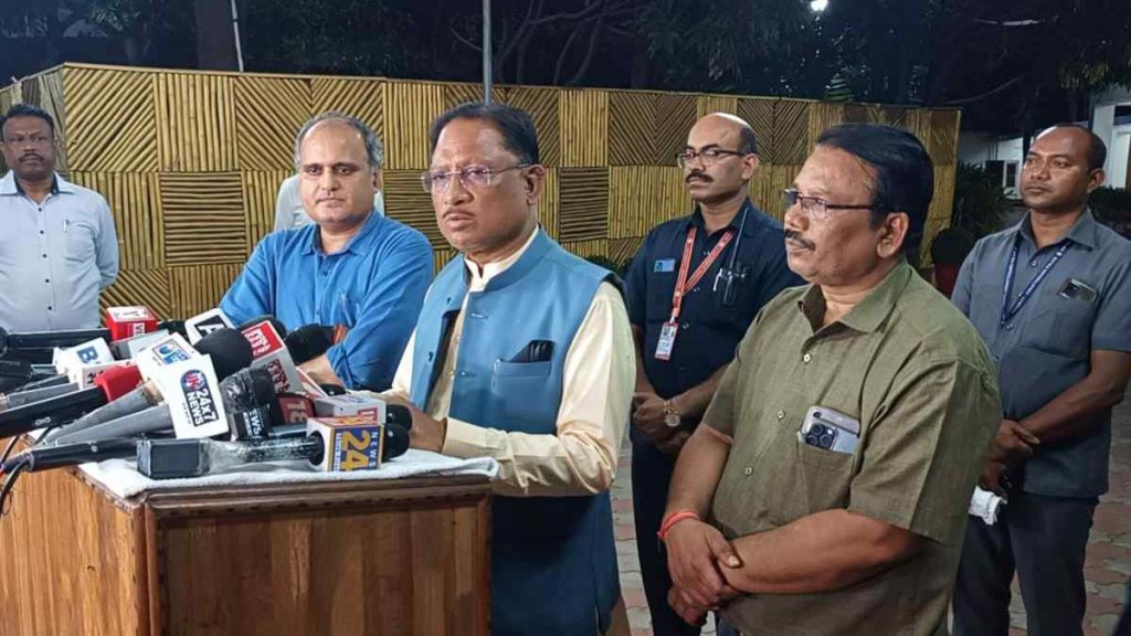 नक्सली मुठभेड़ पर CM साय ने कहा &ndash; नक्सलियों से शांति वार्ता के लिए तैयार, उनके साथ भी होगा न्याय, भूपेश बघेल के बयान पर बोले &ndash; अगर मुठभेड़ फर्जी है तो प्रमाणित करें, सबूत दें&hellip;