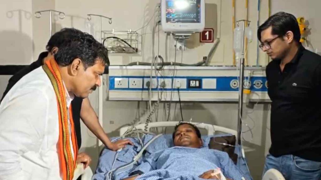 कांकेर मुठभेड़ में घायल जवान खतरे से बाहर, गृहमंत्री शर्मा ने कहा &ndash; कोई भी माध्यम हो, नक्सलियों से बात करने तैयार है सरकार