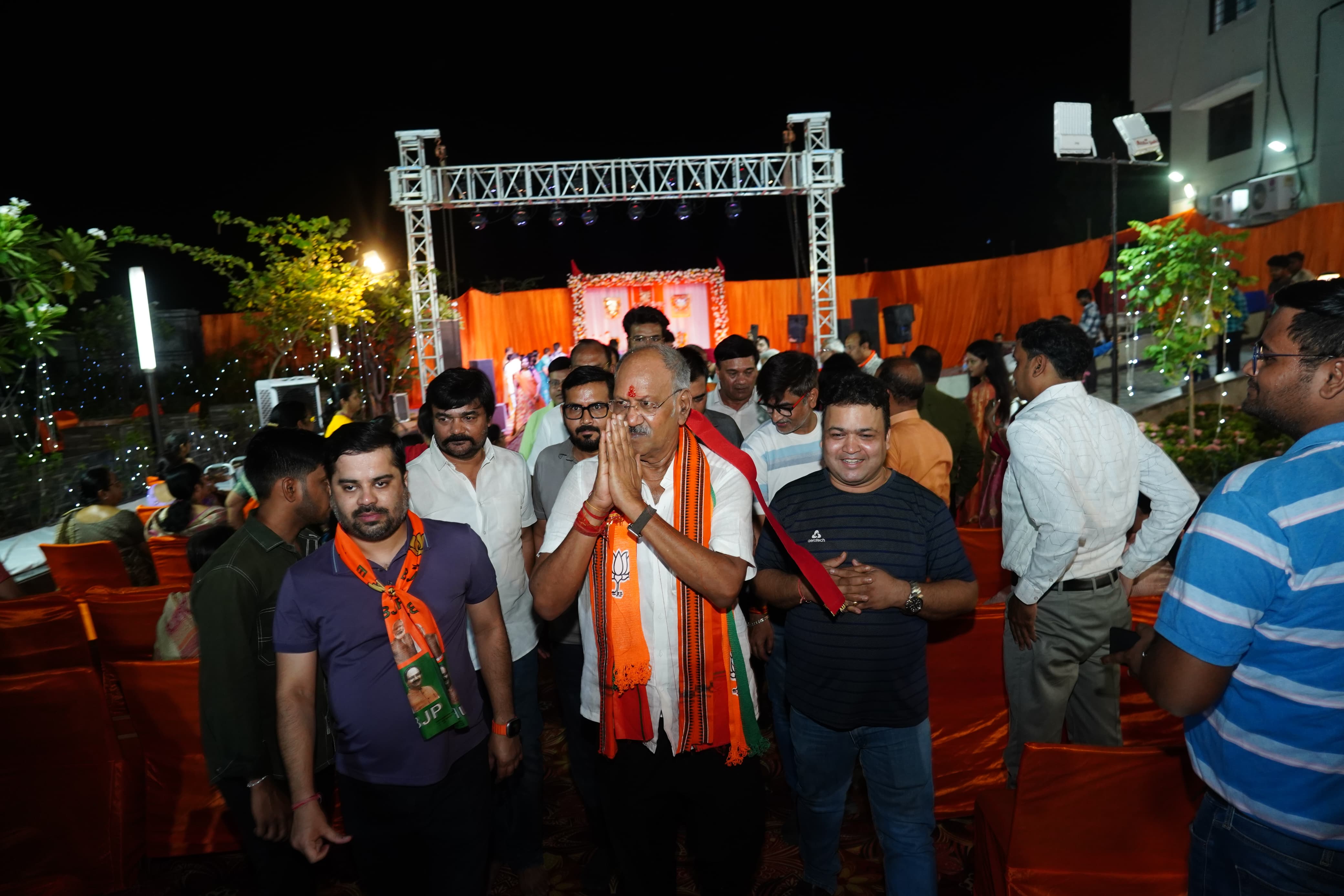 जोर-शोर से चल रहा बृजमोहन अग्रवाल का जनसंपर्क कार्यक्रम