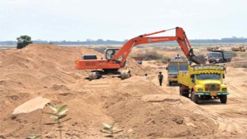 अवैध रेत परिवहन मामले में पांच सरपंचों और तत्कालीन सचिवों को नोटिस जारी, SDM ने कहा &ndash; जवाब संतोषप्रद नहीं होने पर होगी कार्रवाई