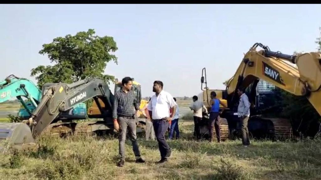 अवैध रेत खनन पर खनिज और राजस्व विभाग की कार्रवाई, चैन माउंटेन मशीन सहित 2 हाइवा जब्त