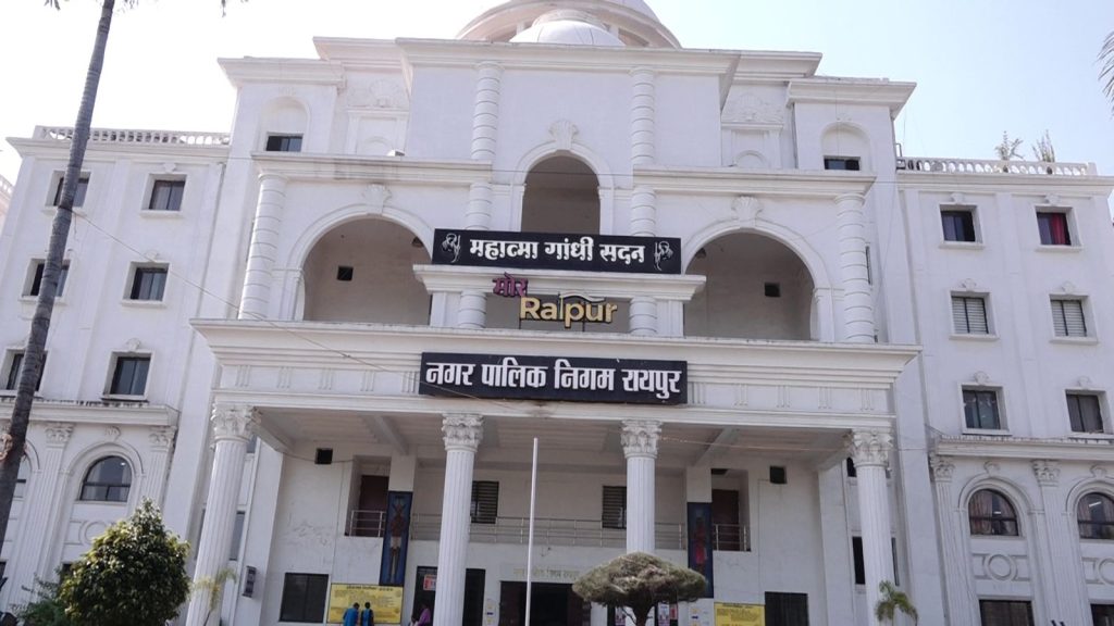 अमृत मिशन के कार्यों पर नगर निगम की समीक्षा बैठक: निगम आयुक्त, महापौर, नेताप्रतिपक्ष, और पार्षद हुए शामिल, समस्या दूर करने अधिकारियों को दिया गया 10 दिन का अल्टीमेटम