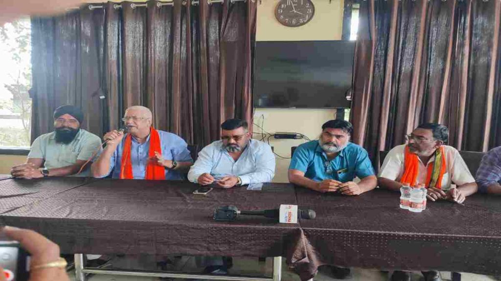 श्री सीमेंट के खिलाफ ट्रक एसोसिएशन ने खोला मोर्चा, वादाखिलाफी का लगाया आरोप, परिवहन बंद करने की दी चेतावनी