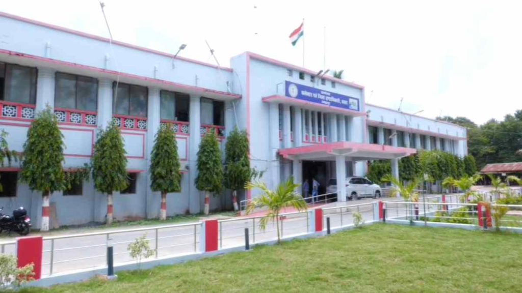 पीएम आवास योजना में लापरवाही बरतना पड़ा महंगा, दो सचिव निलंबित