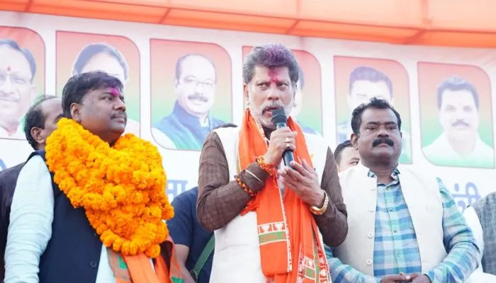 कांग्रेस और इंडी गठबंधन के लोगो ने संविधान की मूल भावना के साथ खिलवाड़ किया: किरण देव