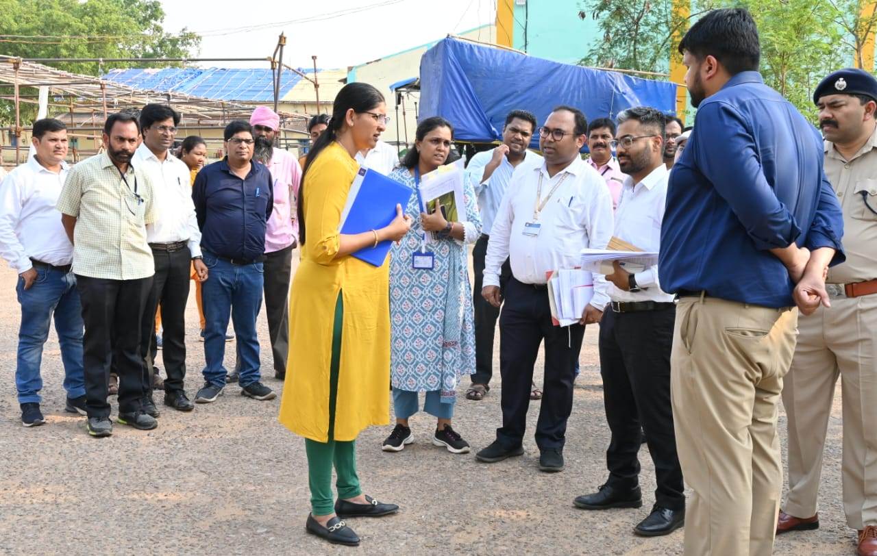 मुख्य निर्वाचन पदाधिकारी रीना बाबासाहेब कंगाले ने राजनांदगांव, दुर्ग और महासमुंद में मतगणना की तैयारियों का लिया जायजा