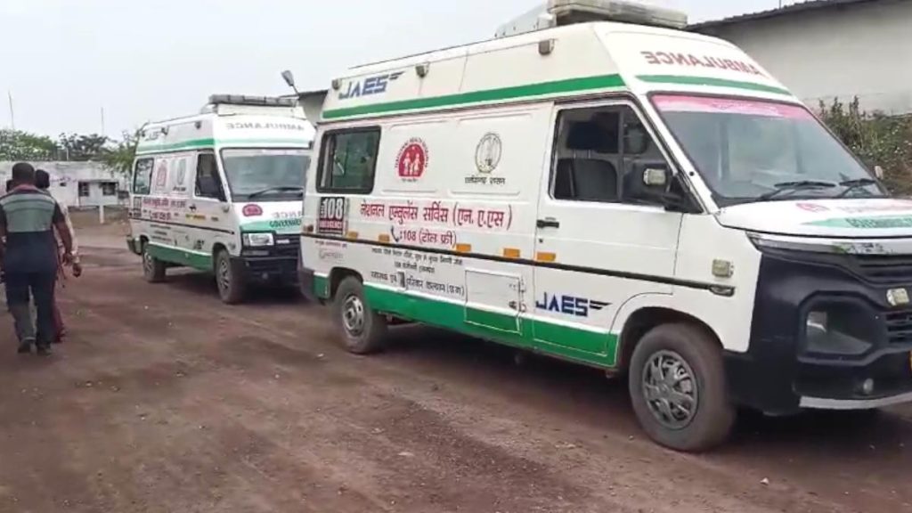 बारूद फैक्ट्री में ब्लास्ट के तीन घंटे बाद पहुंचे कलेक्टर रणवीर शर्मा, 4 घंटे बाद पहुंची दमकल गाड़ियां