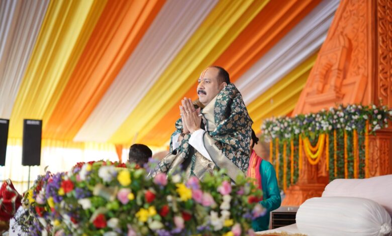 भोले बाबा को सरल, सहज समझ लेना लेकिन अनाड़ी मत समझना, भरोसा और विश्वास पक्का है तो शिव जरुर मिलेंगे &ndash; पंडित प्रदीप मिश्रा