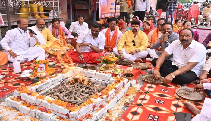 सप्तशती हवन पाठ व मन्त्रोंपचार कर 400 सीटें प्राप्ति कि कामना,भाजपा कार्यकर्ताओं को ऐतिहासिक जीत का पूर्ण विश्वास