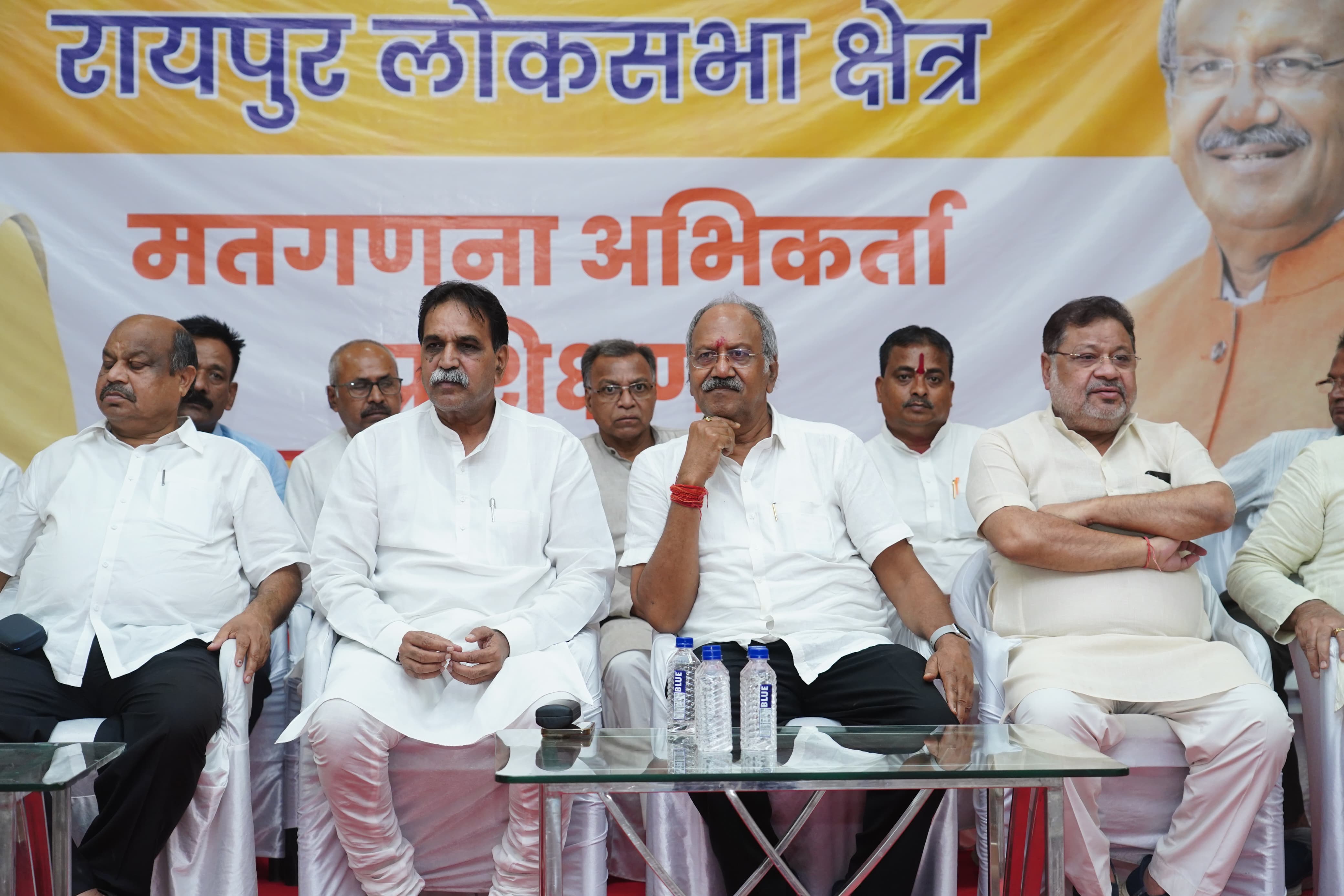 बृजमोहन अग्रवाल ने मतगणना से पूर्व ली अहम बैठक, मतगणना अभिकर्ताओं को दिए जरूरी दिशा निर्देश