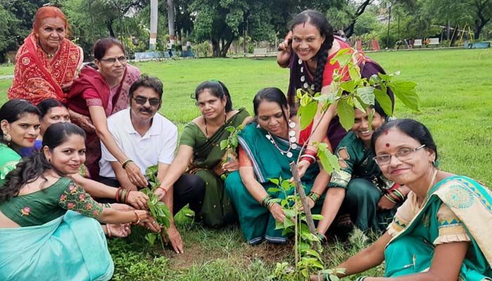 पर्यावरण दिवस पर बेटी बचाओ मंच ने किया पौधा रोपण