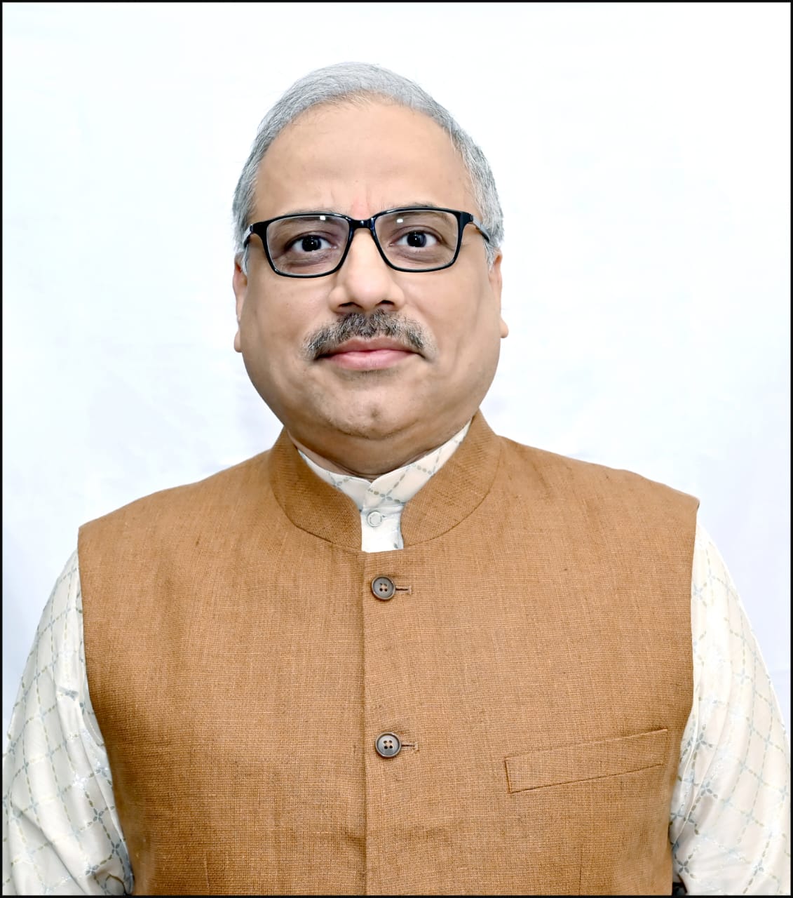 मुख्य न्यायाधीश द्वारा लंबित न्यायालयीन प्रकरणों की समीक्षा