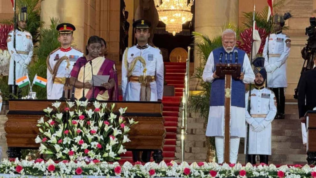 पीएम मोदी के शपथ ग्रहण समारोह में शामिल हुए सीएम साय, कहा-नरेंद्र मोदी की तीसरी पारी में भारत बनेगा विश्व की तीसरी बड़ी आर्थिक शक्ति