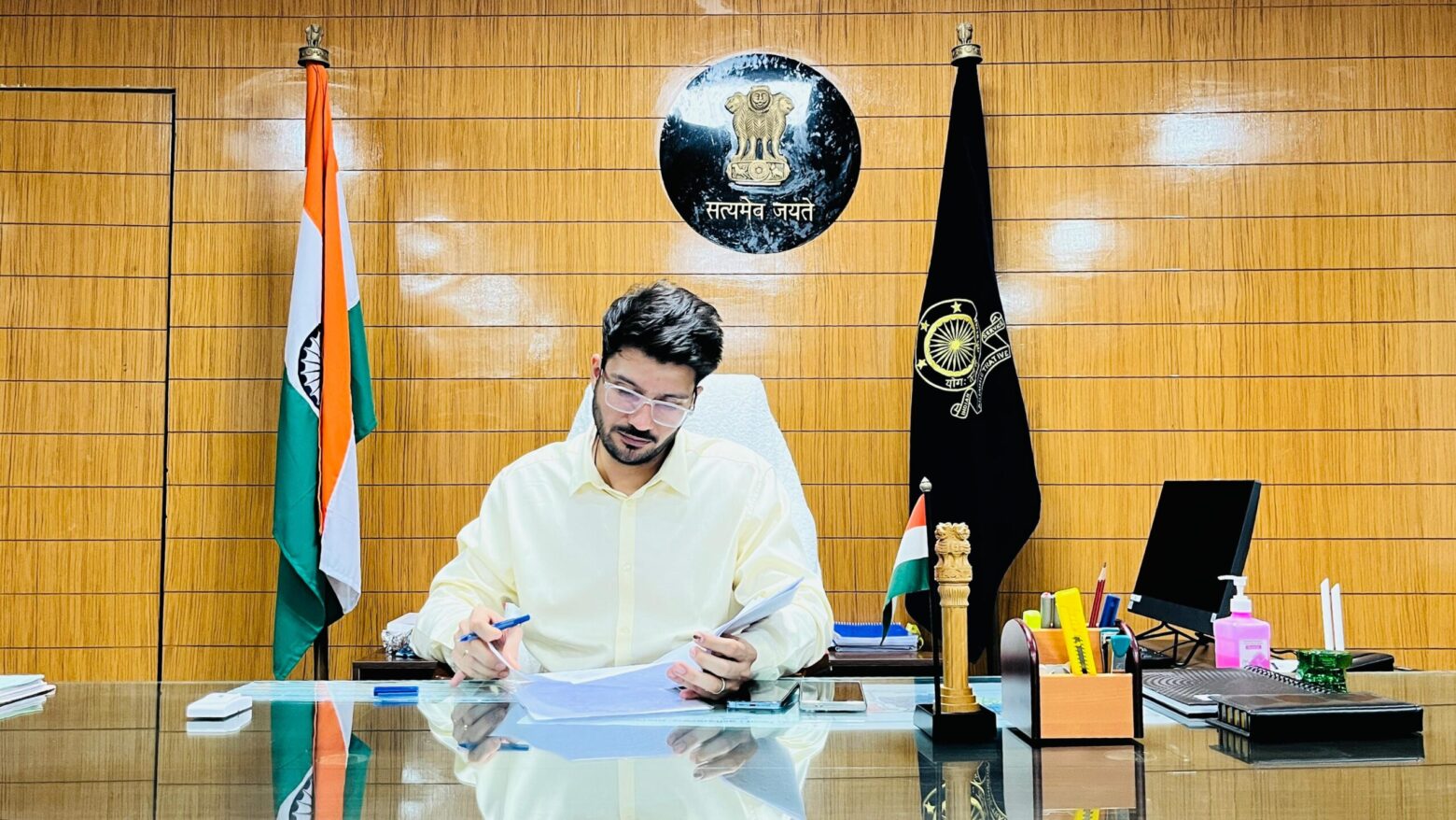 बलौदाबाजार कलेक्टर दीपक सोनी ने लिया चार्ज, पदभार संभालने के तुरंत बाद मौके का किया मुआयना