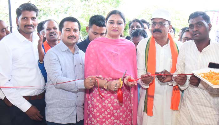 भावना बोहरा ने किया इंदौरी में जनसेवा ही भावना केंद्र का शुभारंभ