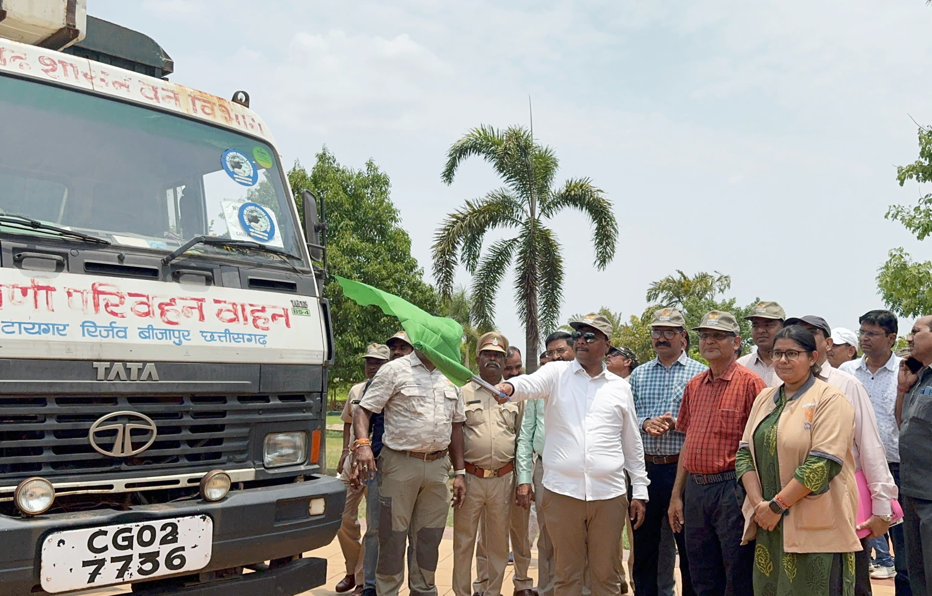 वन मंत्री ने नंदनवन जंगल सफारी भ्रमण कर जंगल सफारी की आगामी कार्य योजना की समीक्षा की
